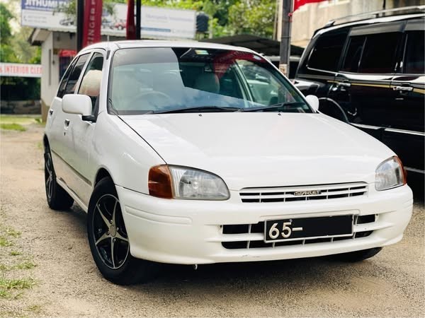 toyota-starlet-big-0