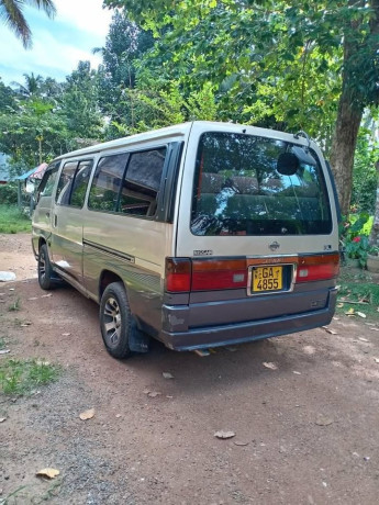 nissan-caravan-td27-big-2