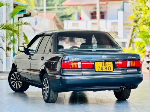 nissan-sunny-fb-13-big-2