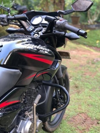 bajaj-pulsar-135-ls-big-3