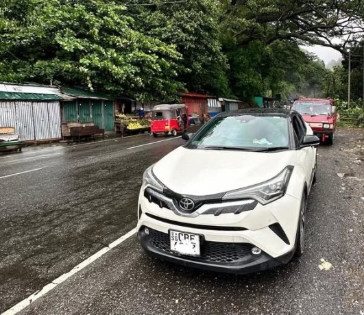 2018-toyota-ngx-10-big-1