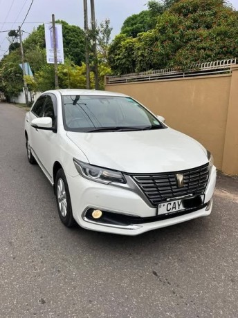 toyota-premio-g-superior-big-1