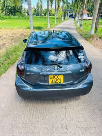 toyota-aqua-big-3