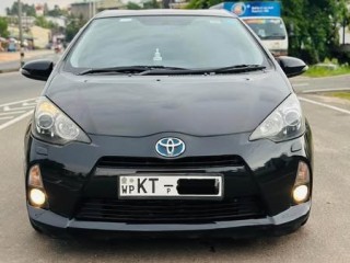 toyota-aqua-g-2012