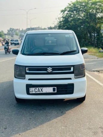 suzuki-wagon-r-fx-2017-big-0