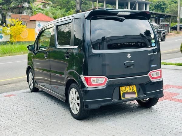 suzuki-wagon-r-fz-2017-big-3