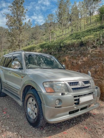 mitsubishi-montero-big-0