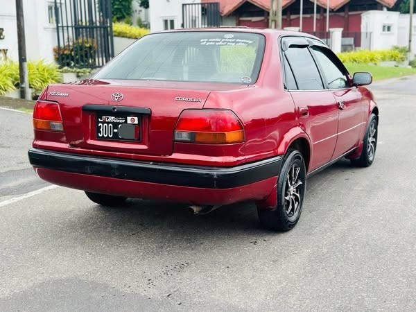 toyota-corolla-1995-big-2