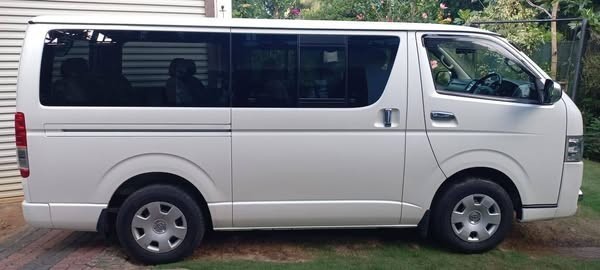 toyota-kdh-big-2