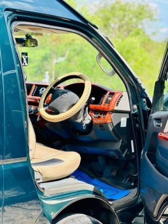 toyota-hiace-big-3