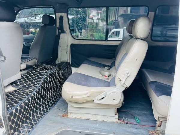 toyota-dolphin-gl-type-van-big-1