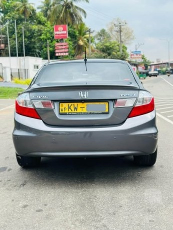 honda-civic-hybrid-2012-big-4