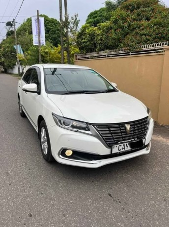 toyota-premio-g-superior-big-0