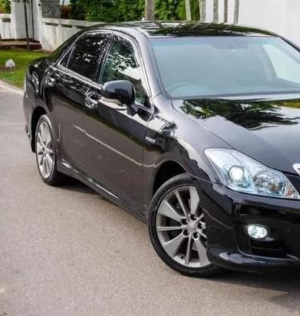 toyota-crown-35l-hybrid-big-0
