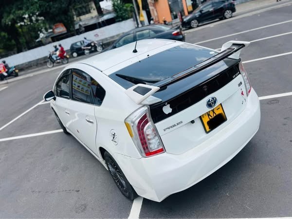 toyota-prius-30-big-1