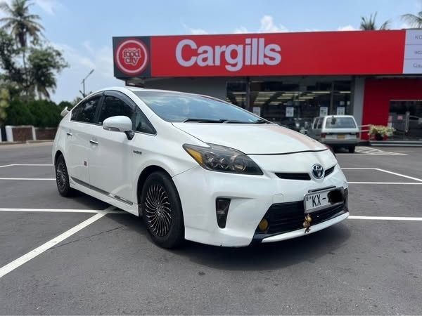 toyota-prius-30-big-0
