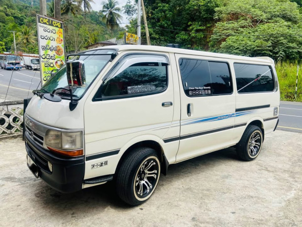 toyota-dolphin-lh172-big-2