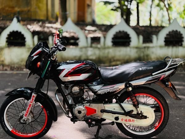 bajaj-ct-100-big-4