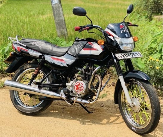 bajaj-ct-100-big-1