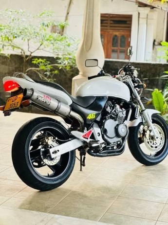 honda-hornet-250-big-1