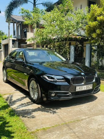 bmw-520d-2012-big-1