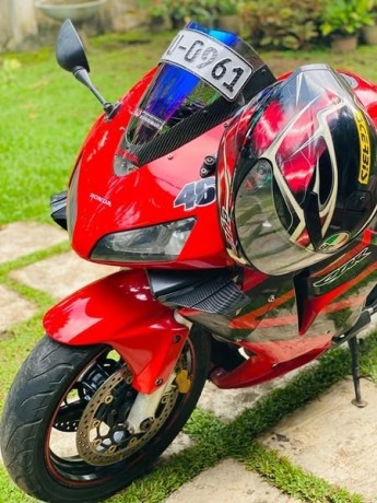 honda-cbr-6-big-4