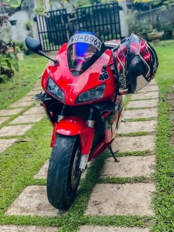 honda-cbr-6-big-0