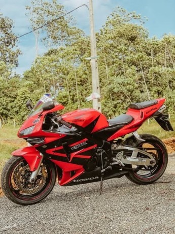 honda-cbr-6-big-2