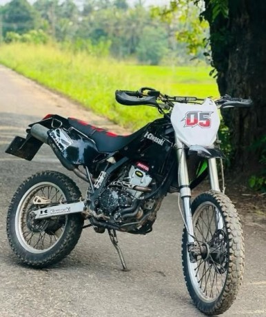 kawasaki-d-tracker-d-1-big-0