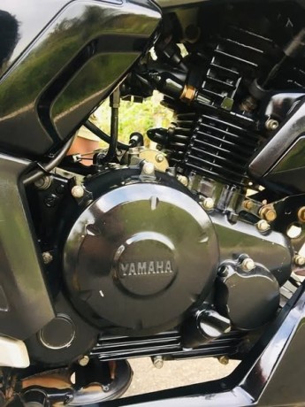 yamaha-fz-v3-big-4