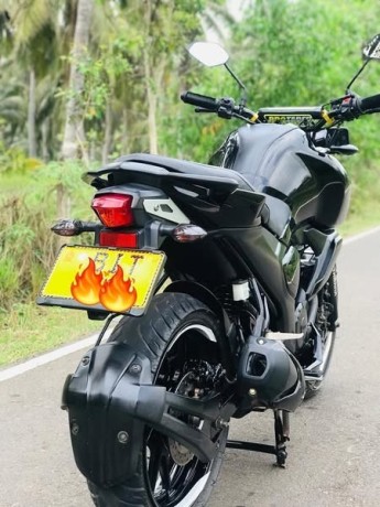 yamaha-fz-v3-big-1