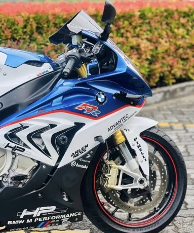 bmw-s1000rr-2016-big-1