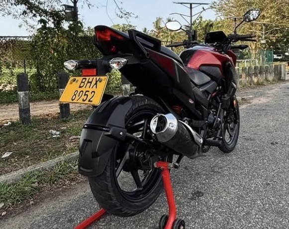 honda-x-blade-160-big-4