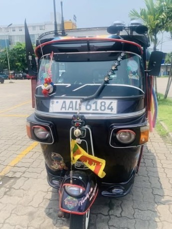 bajaj-re-aal-big-1