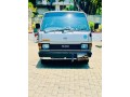 toyota-hiace-small-0