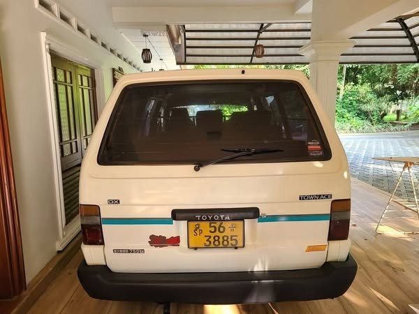 toyota-townace-big-1