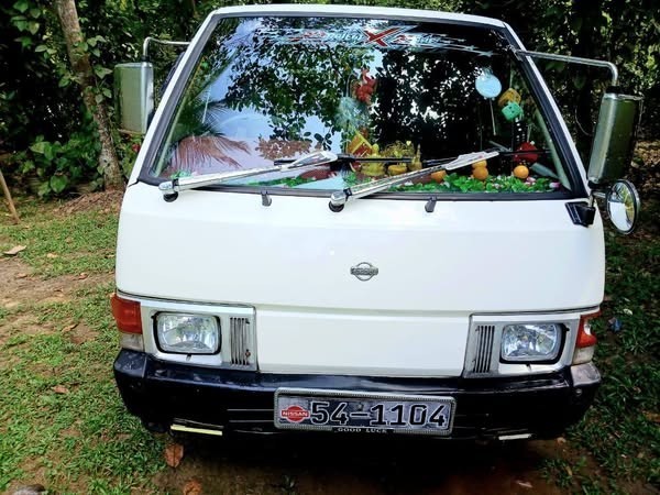 nissan-vanette-big-1