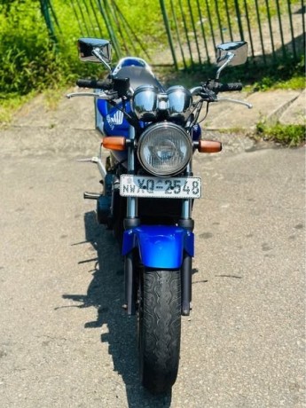 honda-hornet-250-big-0