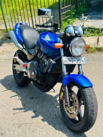 honda-hornet-250-big-1
