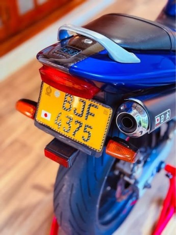 honda-hornet-250-ch-110-fv-big-3