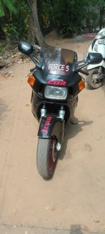 cbr-1000-big-0