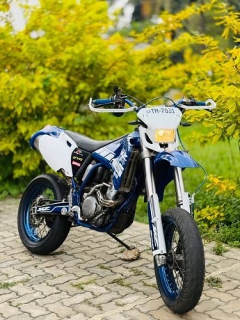 yamaha-yzf-big-1