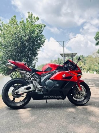 honda-cbr1000rr-big-4