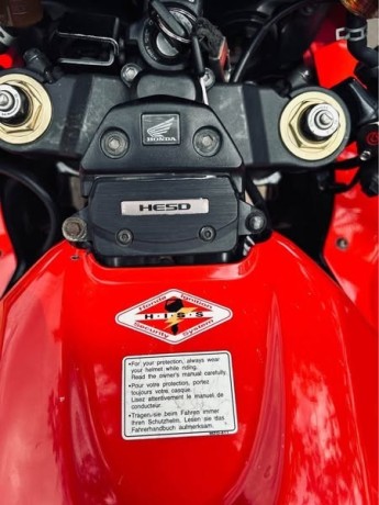 honda-cbr1000rr-big-2