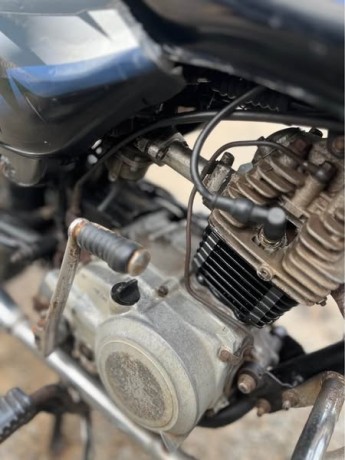 bajaj-ct100-big-1