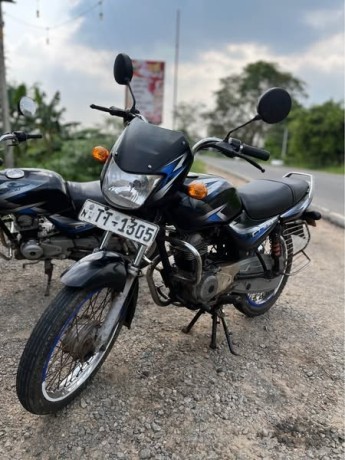 bajaj-ct100-big-0