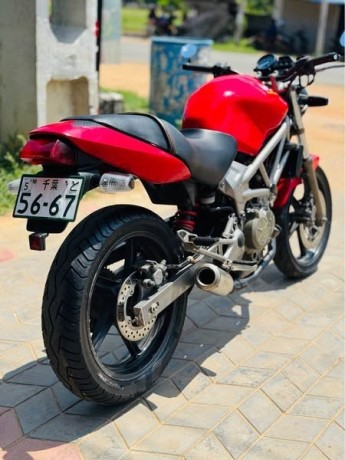 honda-vtr-250-big-2