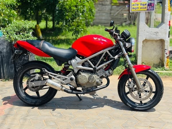 honda-vtr-250-big-1
