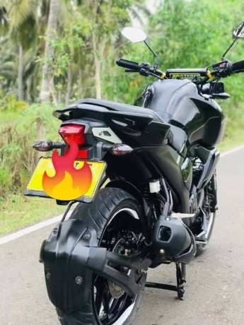 yamaha-fz-v3-big-1