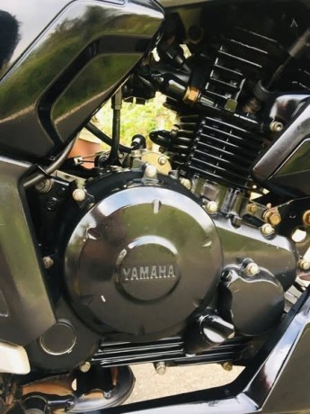 yamaha-fz-v3-big-4